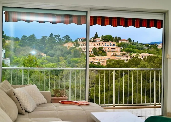 Lejlighed Beautiful 3-room With Terrace *