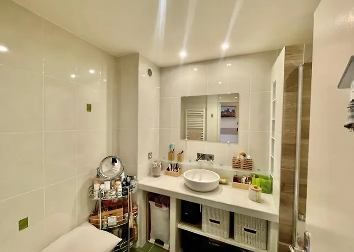 Lejlighed Beautiful 3-room With Terrace *