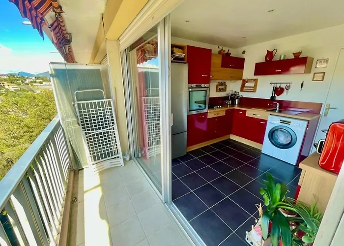 Beautiful 3-room With Terrace * Nice